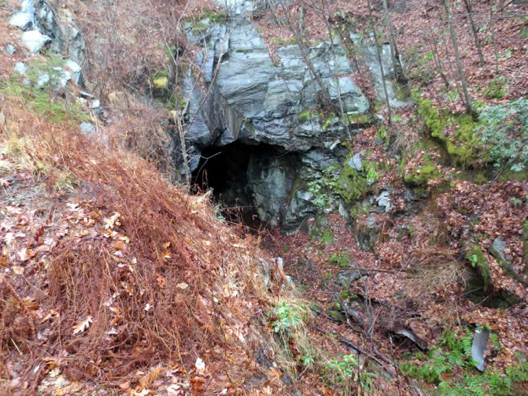 hawleyville rocktunnel 4